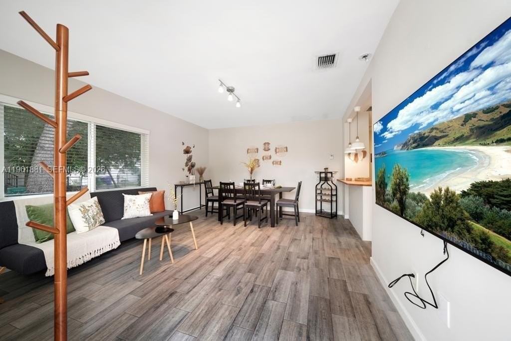 970 Sw 9th St #970 - Photo 2 of 18