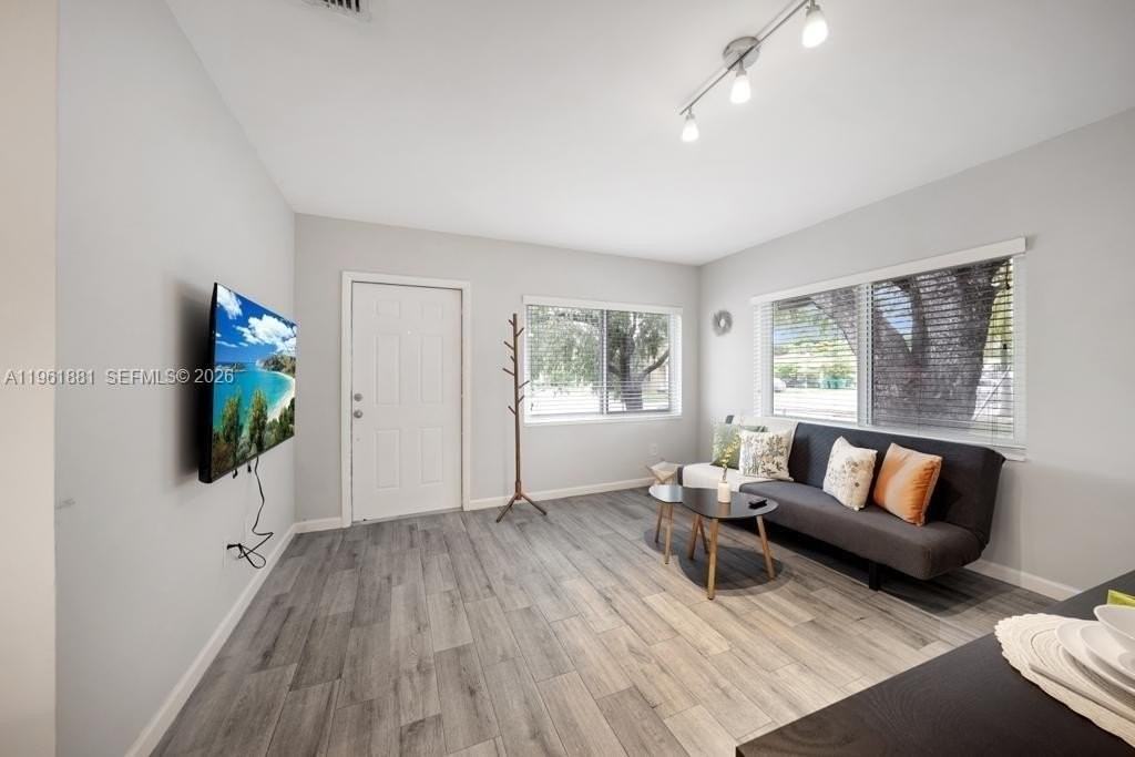 970 Sw 9th St #970 - Photo 3 of 18