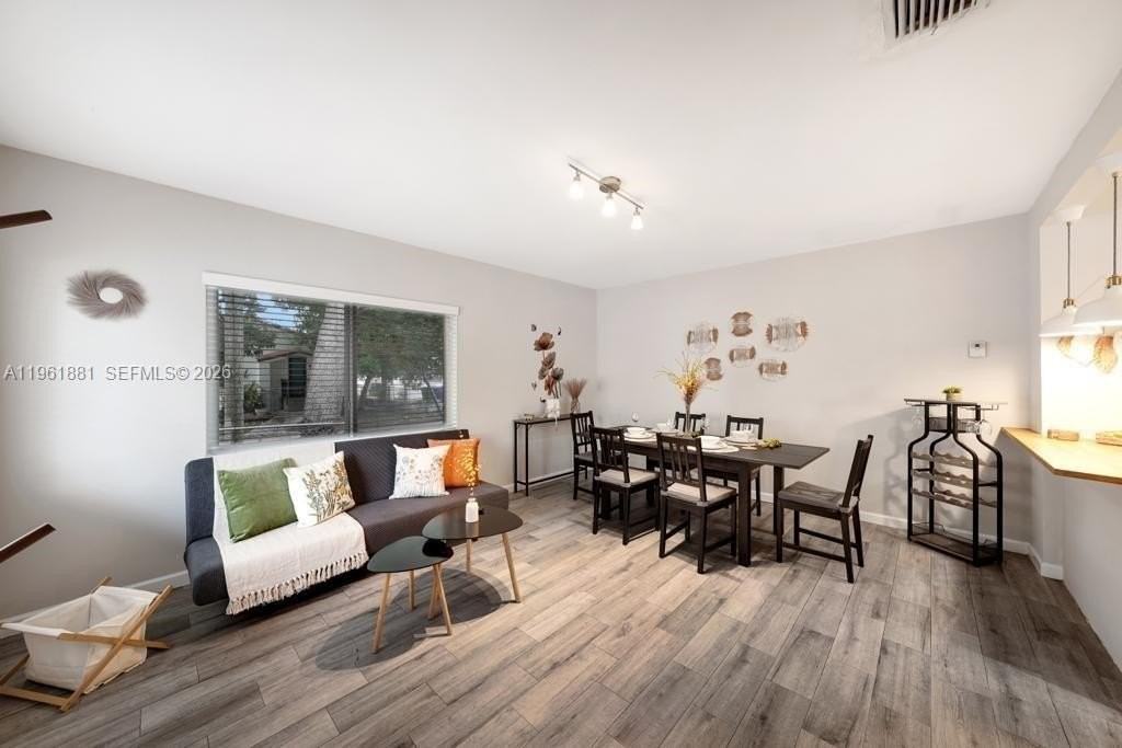 970 Sw 9th St #970 - Photo 4 of 18