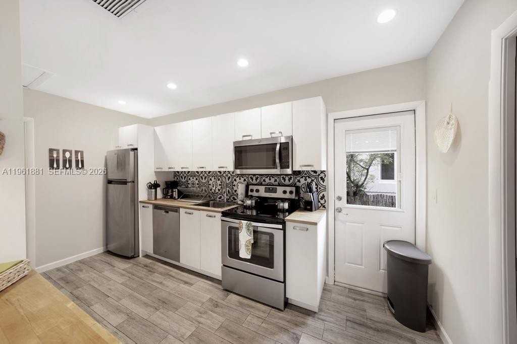 970 Sw 9th St #970 - Photo 6 of 18