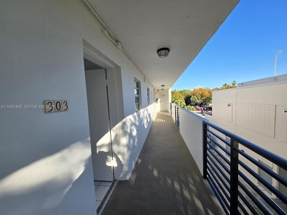 631 Jefferson Ave #303 - Photo 3 of 22