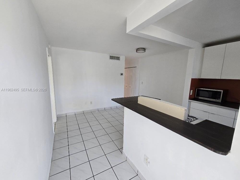 631 Jefferson Ave #303 - Photo 4 of 22