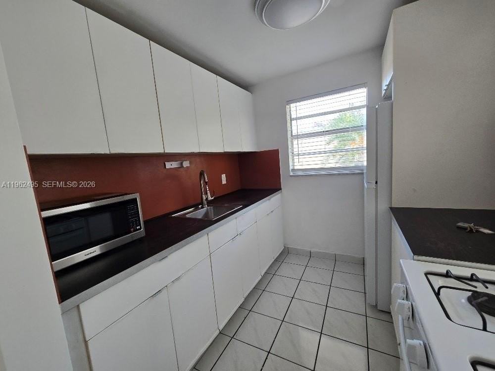 631 Jefferson Ave #303 - Photo 5 of 22