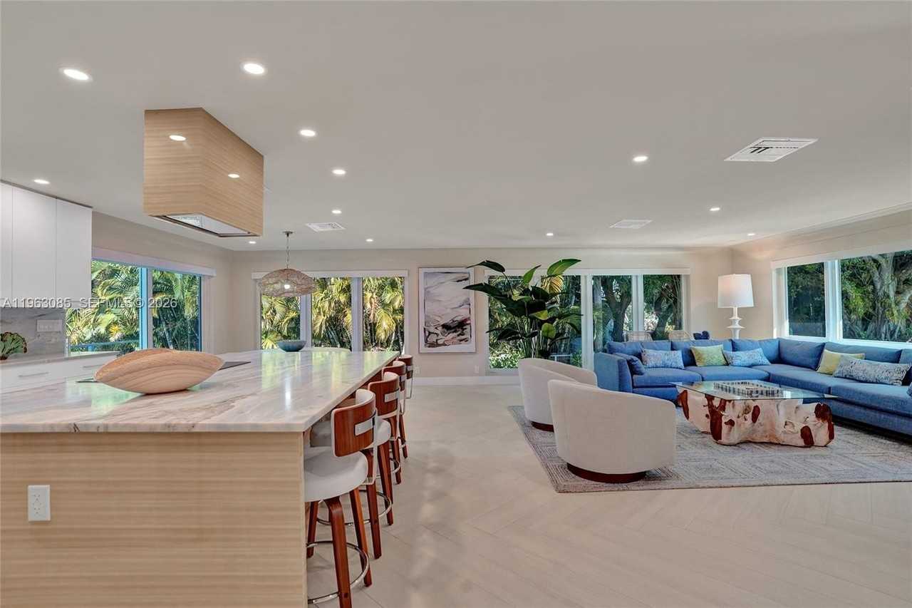 1673 Bel Air Ave - Photo 5 of 36