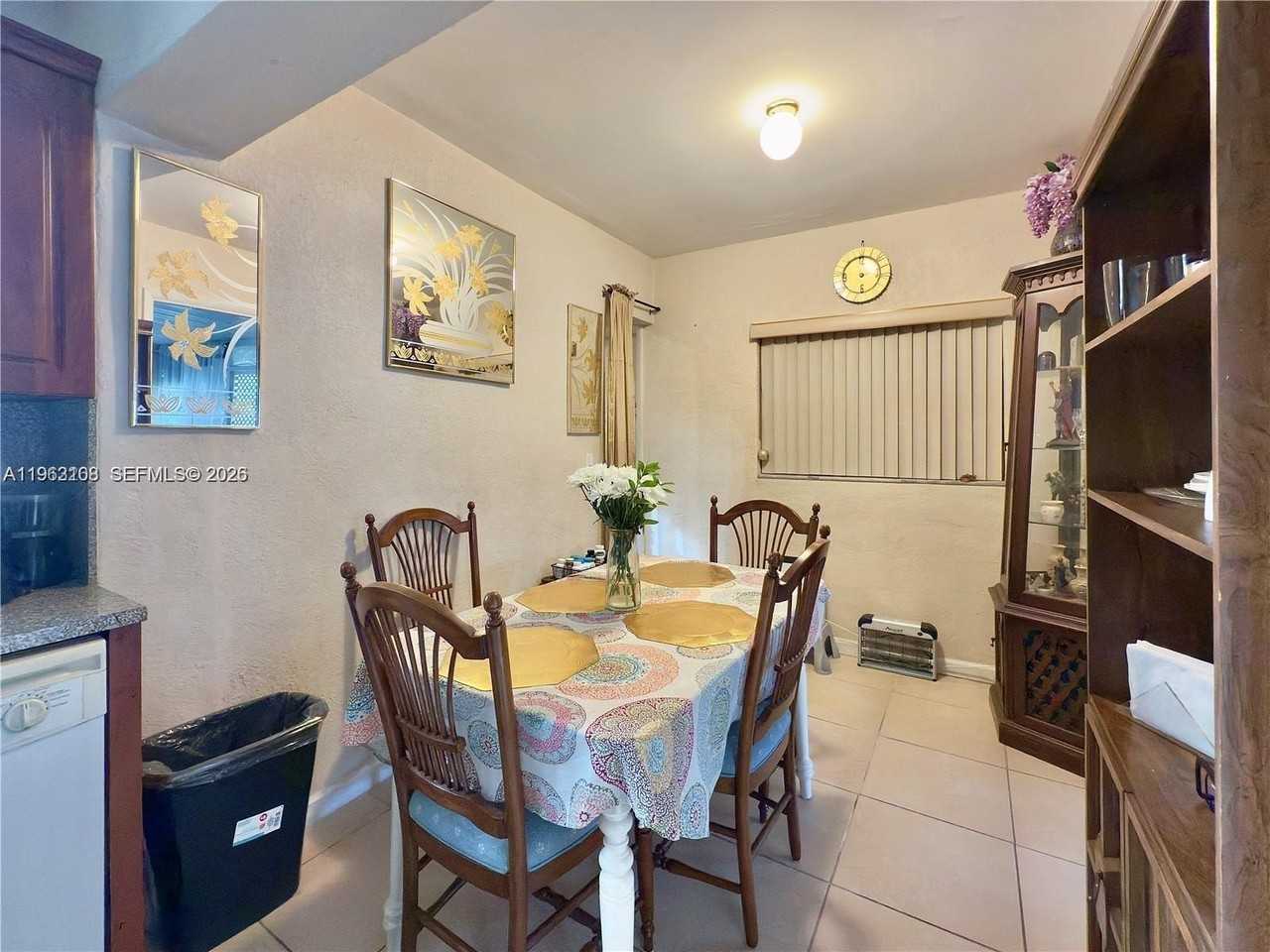 6137 Garfield St - Photo 4 of 10