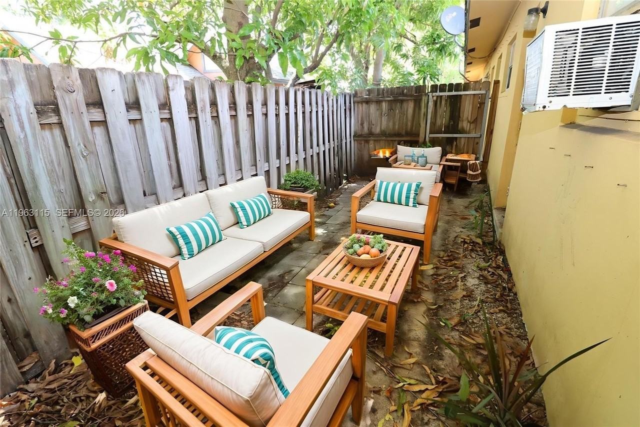 1341 Ne 5th Ter #1 - Photo 3 of 19