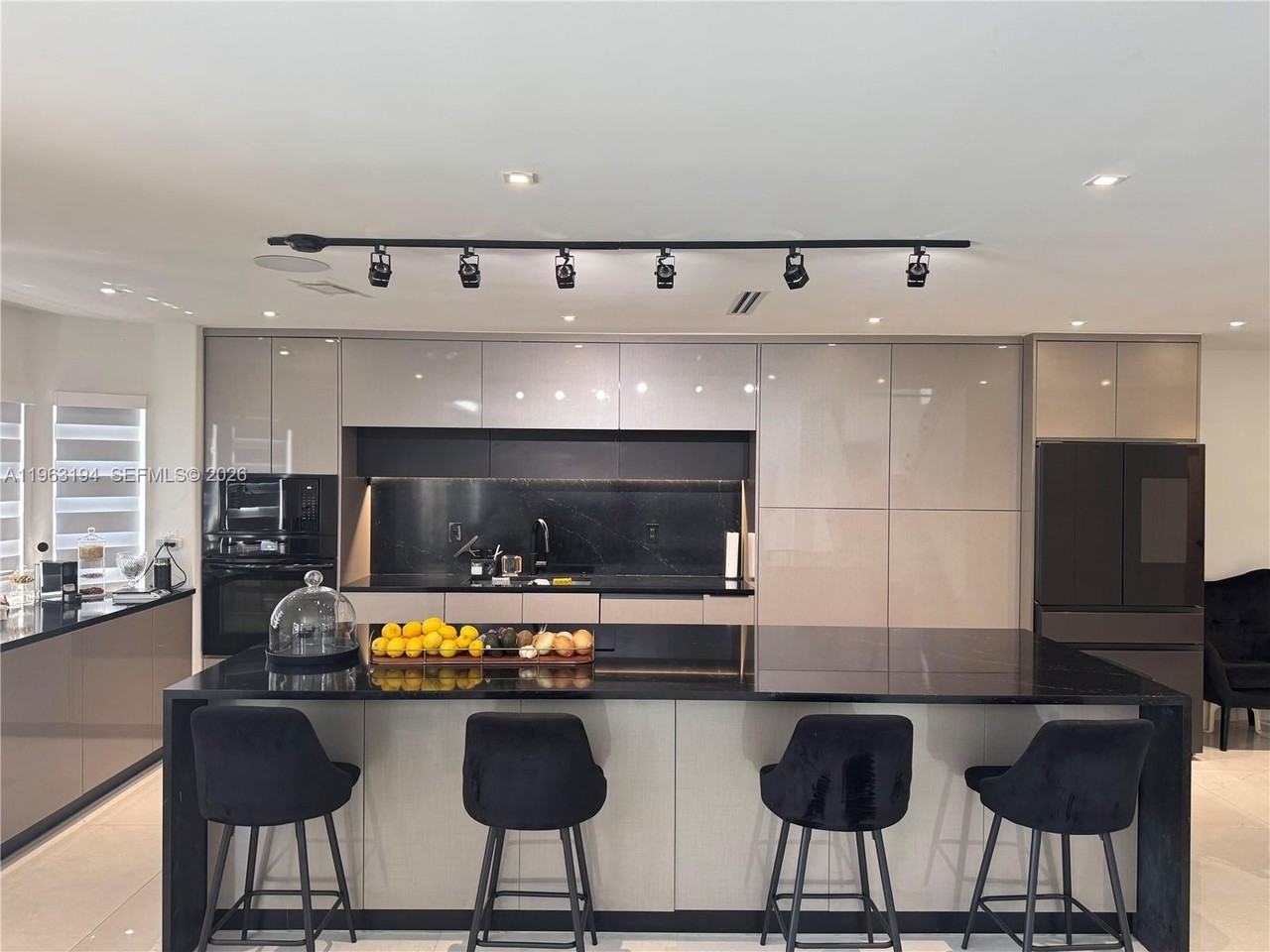 4943 Sw 33rd Way - Photo 5 of 19