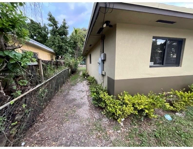 437 Nw 81st St - Photo 2 of 11