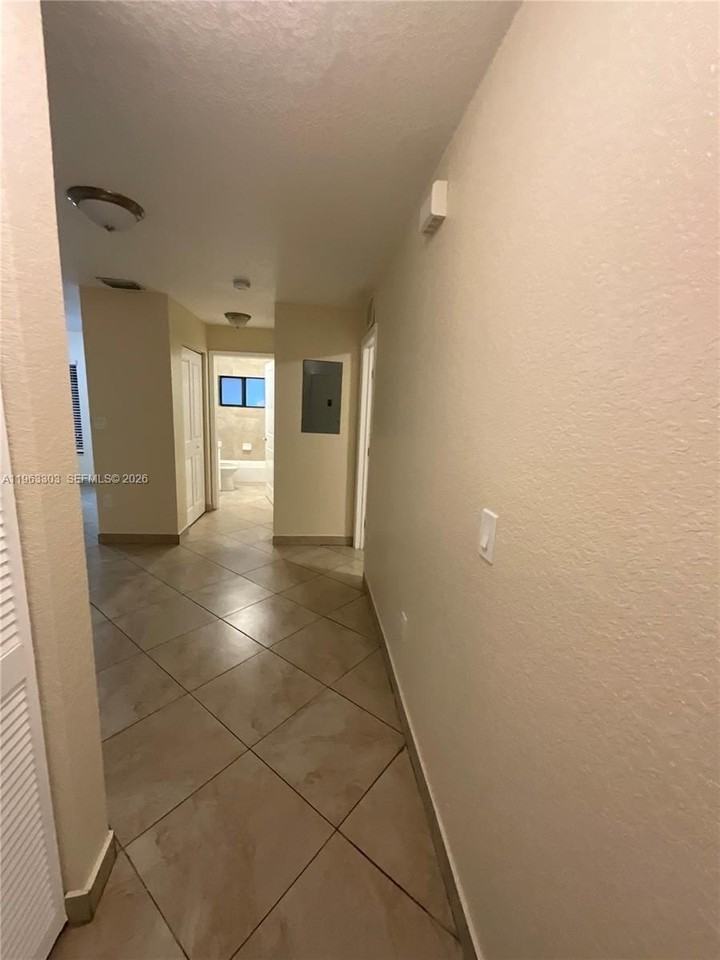 437 Nw 81st St - Photo 3 of 11