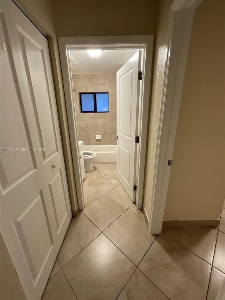 437 Nw 81st St - Photo 5 of 11