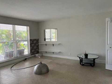 1413 Ne 21st St #2 - Photo 5 of 9