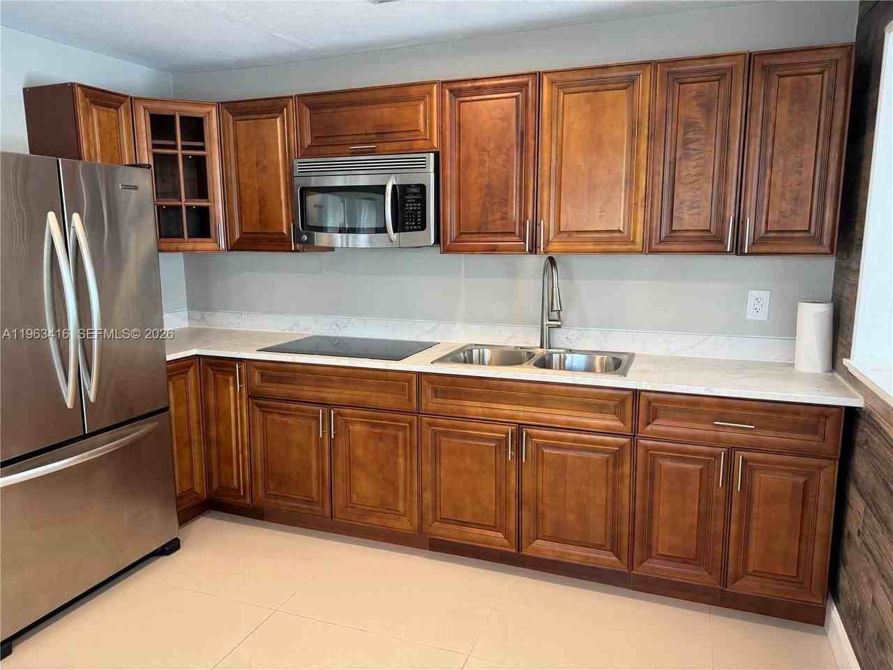 211 W 33rd St #1 - Photo 2 of 8