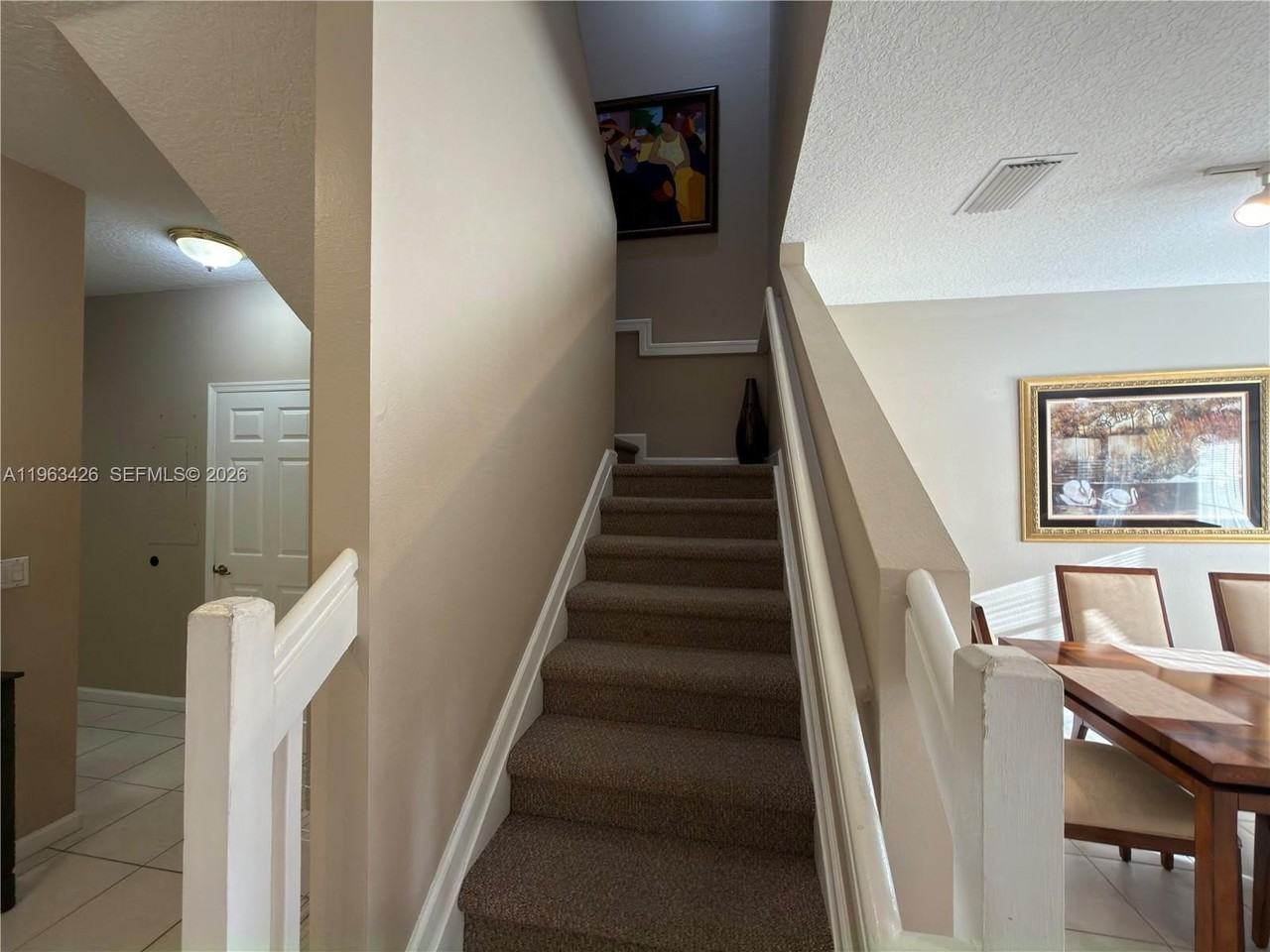 1651 Hawthorne Pl - Photo 5 of 12