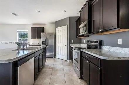 1781 Sw Cinema St - Photo 6 of 13