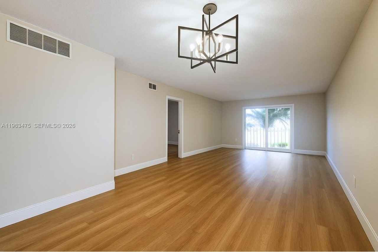 333 Nw 17th Ct #203B - Photo 4 of 20