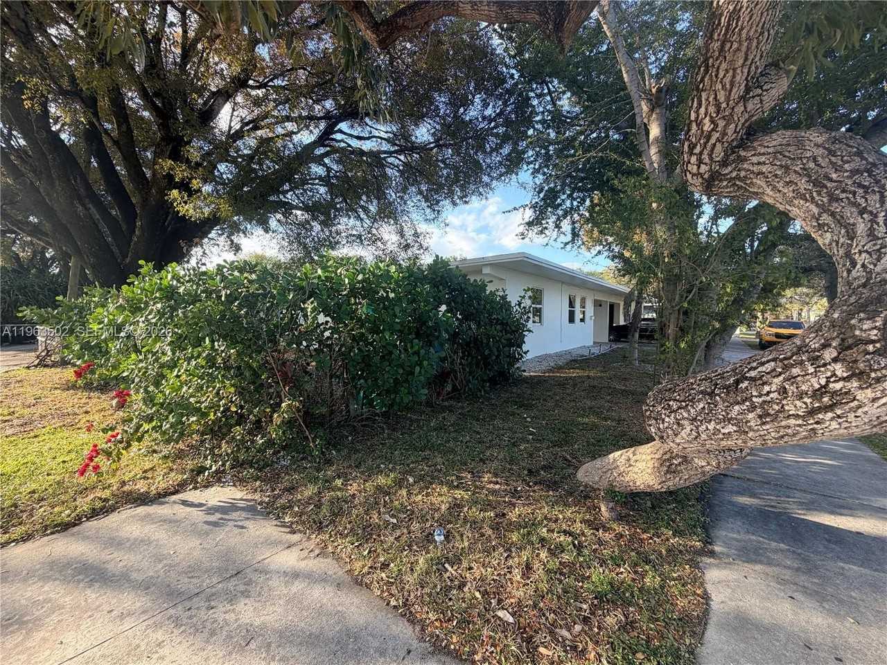 301 Nw 12th Ave #301 - Photo 3 of 19