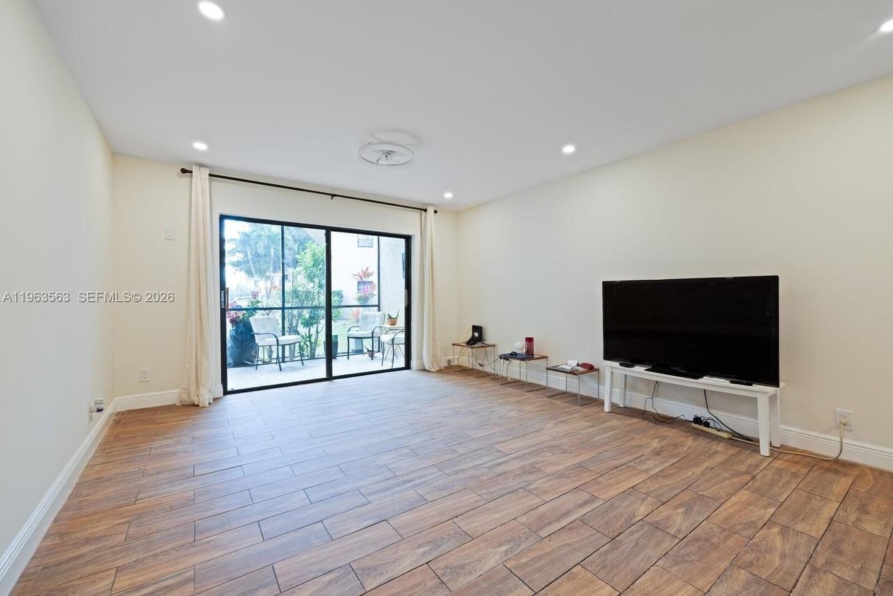 200 Gate Rd #102 - Photo 5 of 18