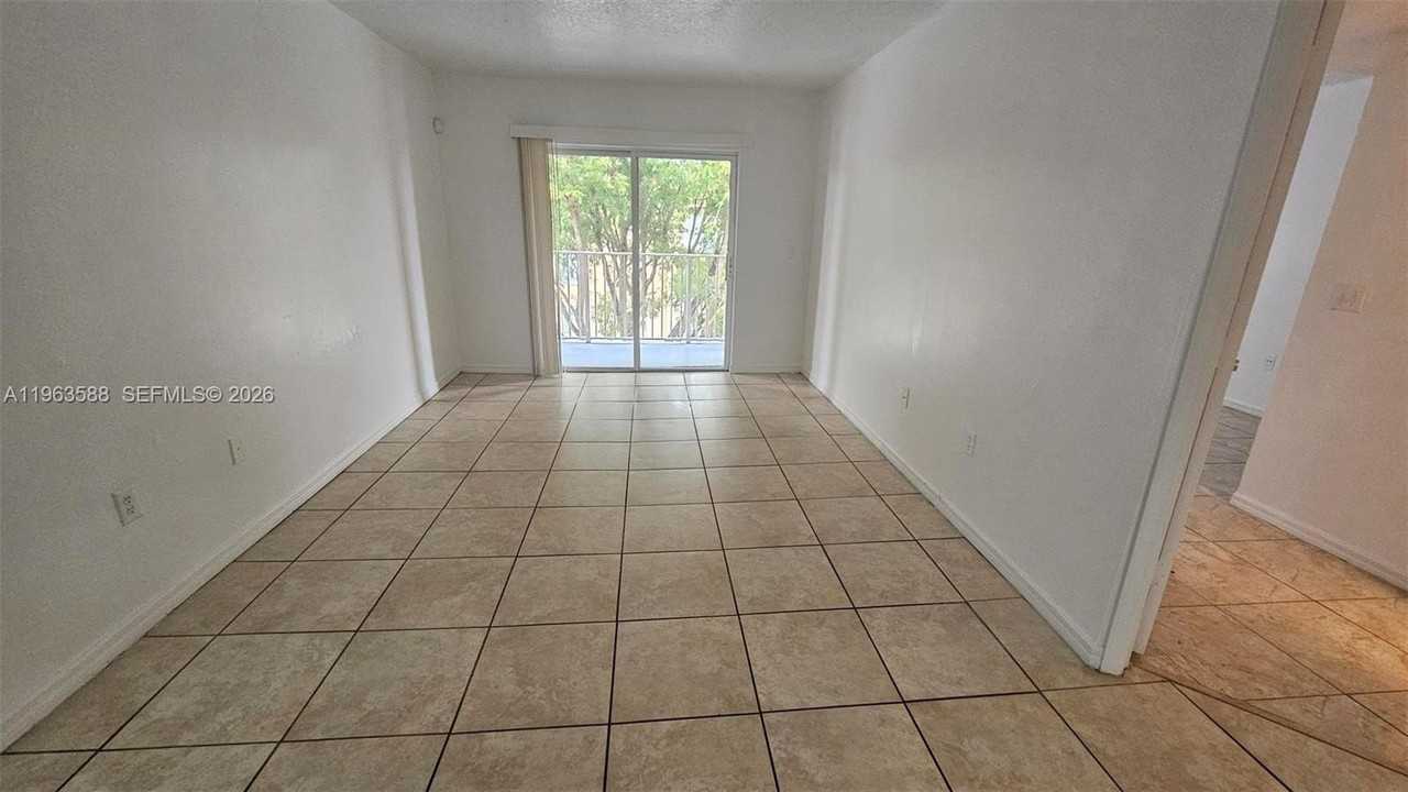 17602 Nw 25th Ave #305 - Photo 2 of 16