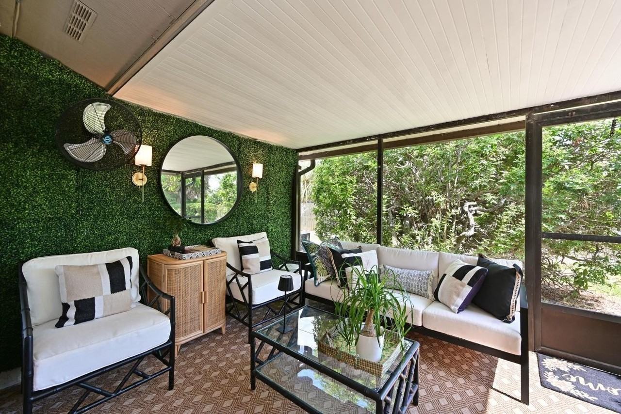 2915 61st St W - Photo 5 of 30