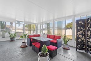 featured image of Kingscrest Cir