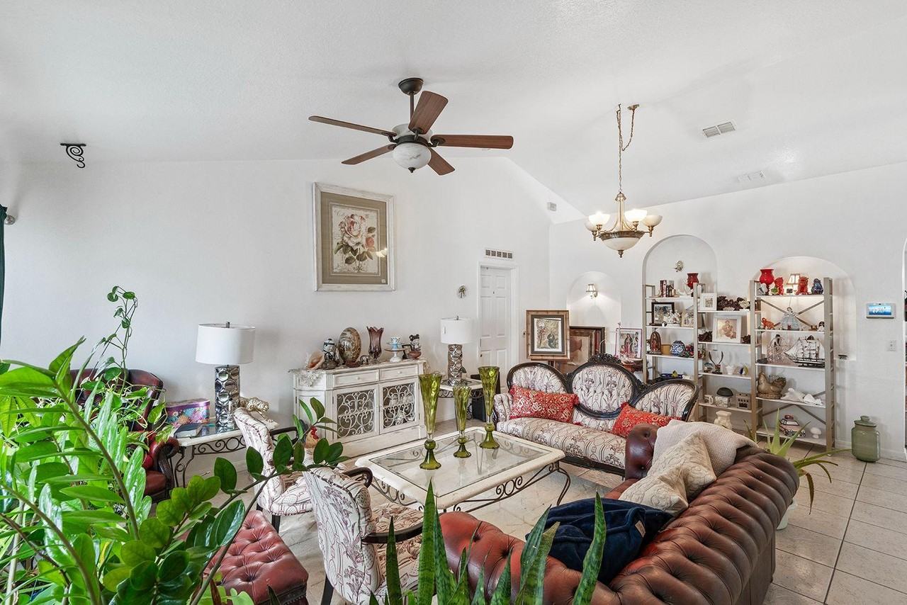 Kingscrest Cir - Photo 3 of 11