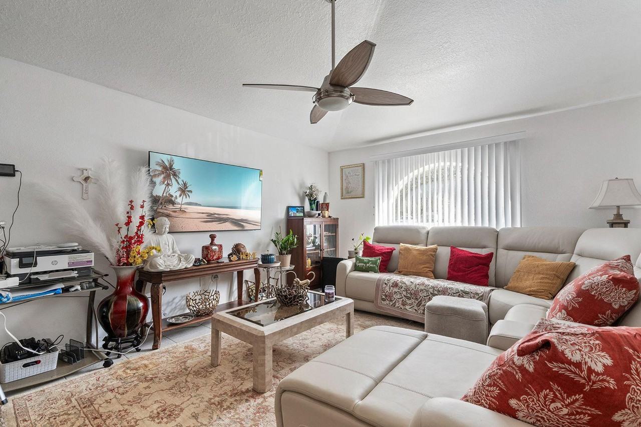 Kingscrest Cir - Photo 5 of 11