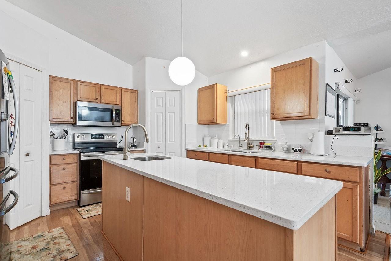 Kingscrest Cir - Photo 2 of 11