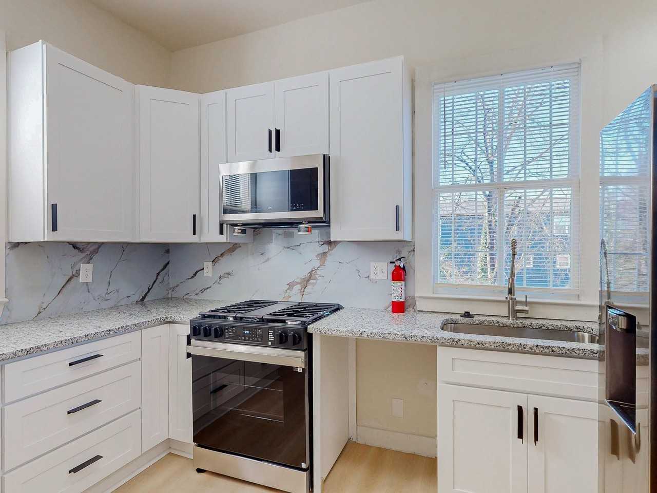 Mcdaniel St Sw - Photo 3 of 21