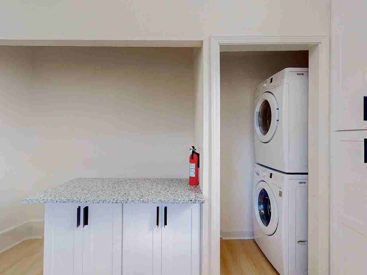 Mcdaniel St Sw - Photo 5 of 21