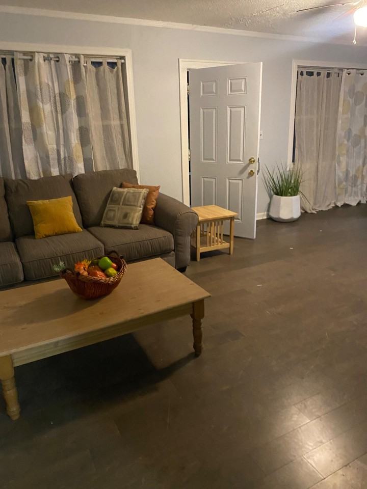 Pineview Dr - Photo 2 of 14