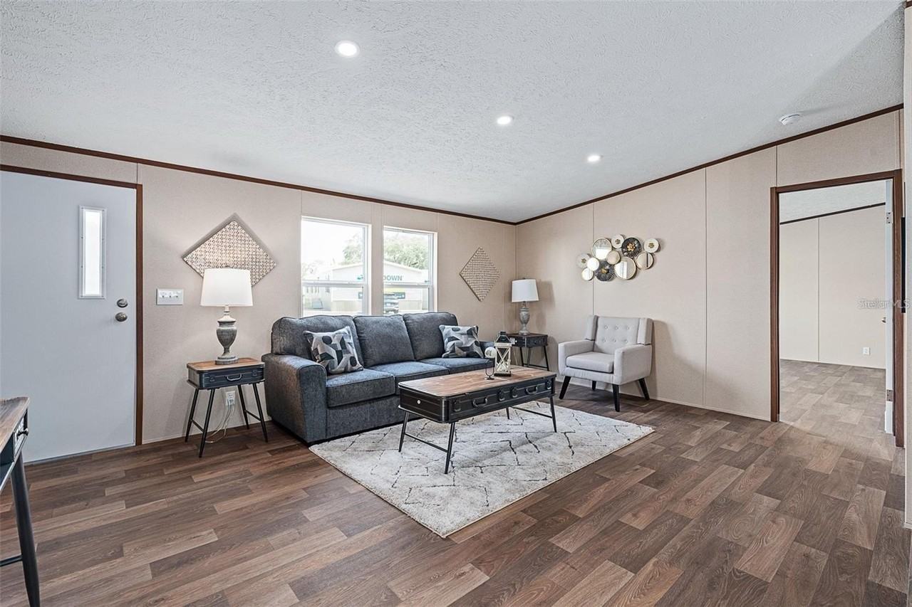 8150 Cherokee Ave - Photo 5 of 35