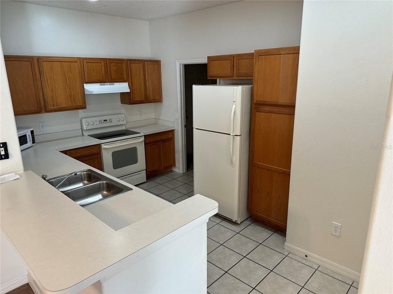 1842 Island Walk Dr - Photo 3 of 15