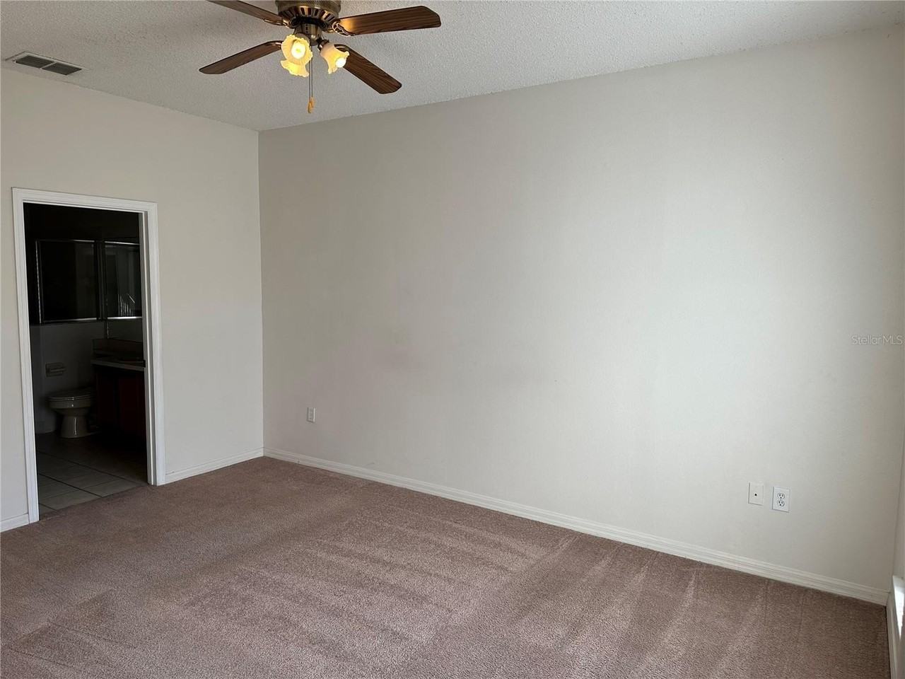 1842 Island Walk Dr - Photo 4 of 15