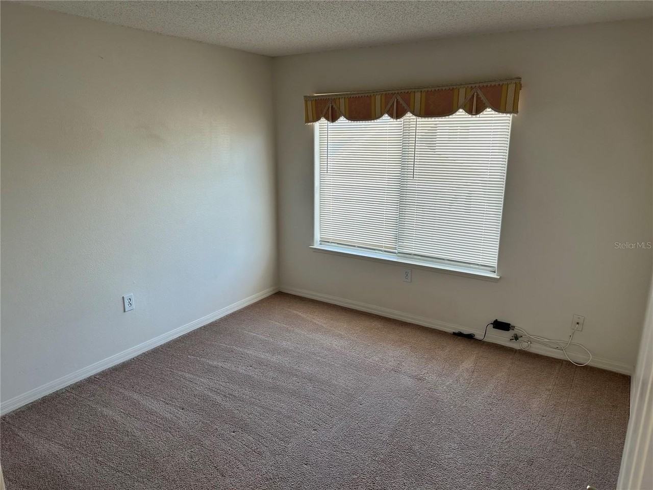 1842 Island Walk Dr - Photo 7 of 15