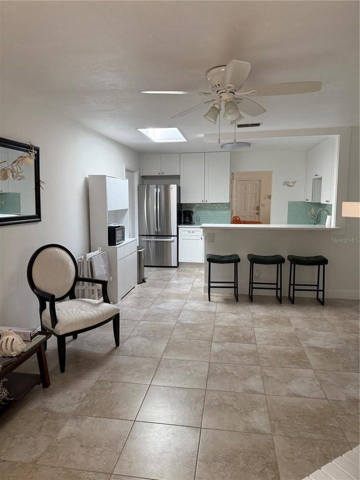 3601 Saxon Dr - Photo 3 of 37