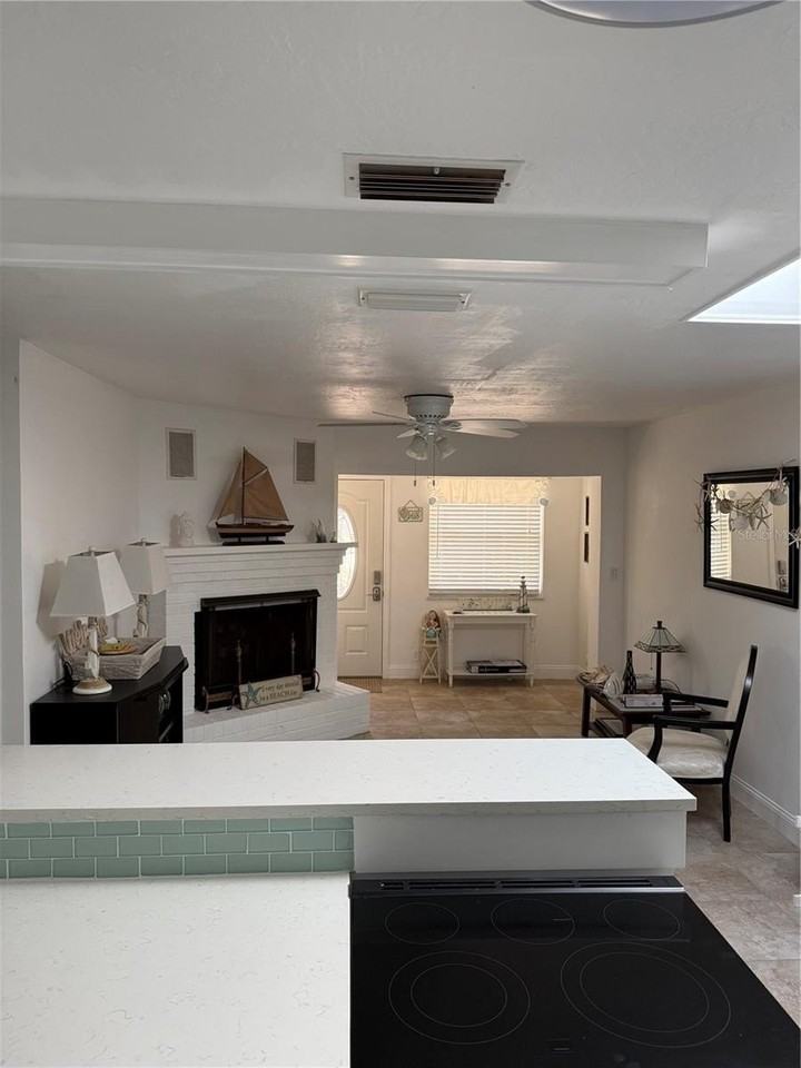 3601 Saxon Dr - Photo 6 of 37