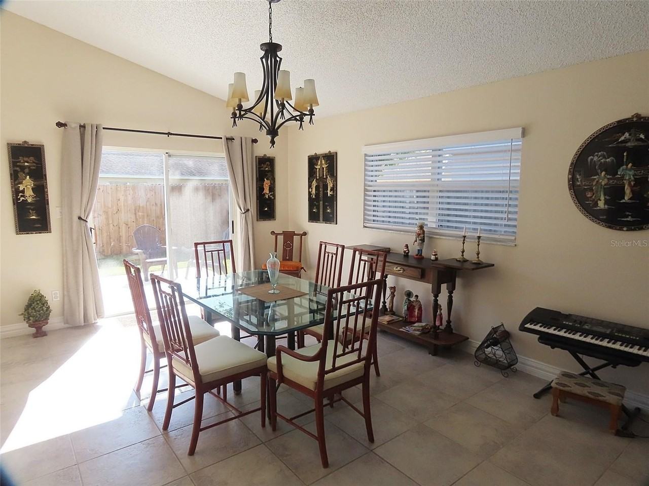 1601 Boulder Creek Ct - Photo 5 of 21