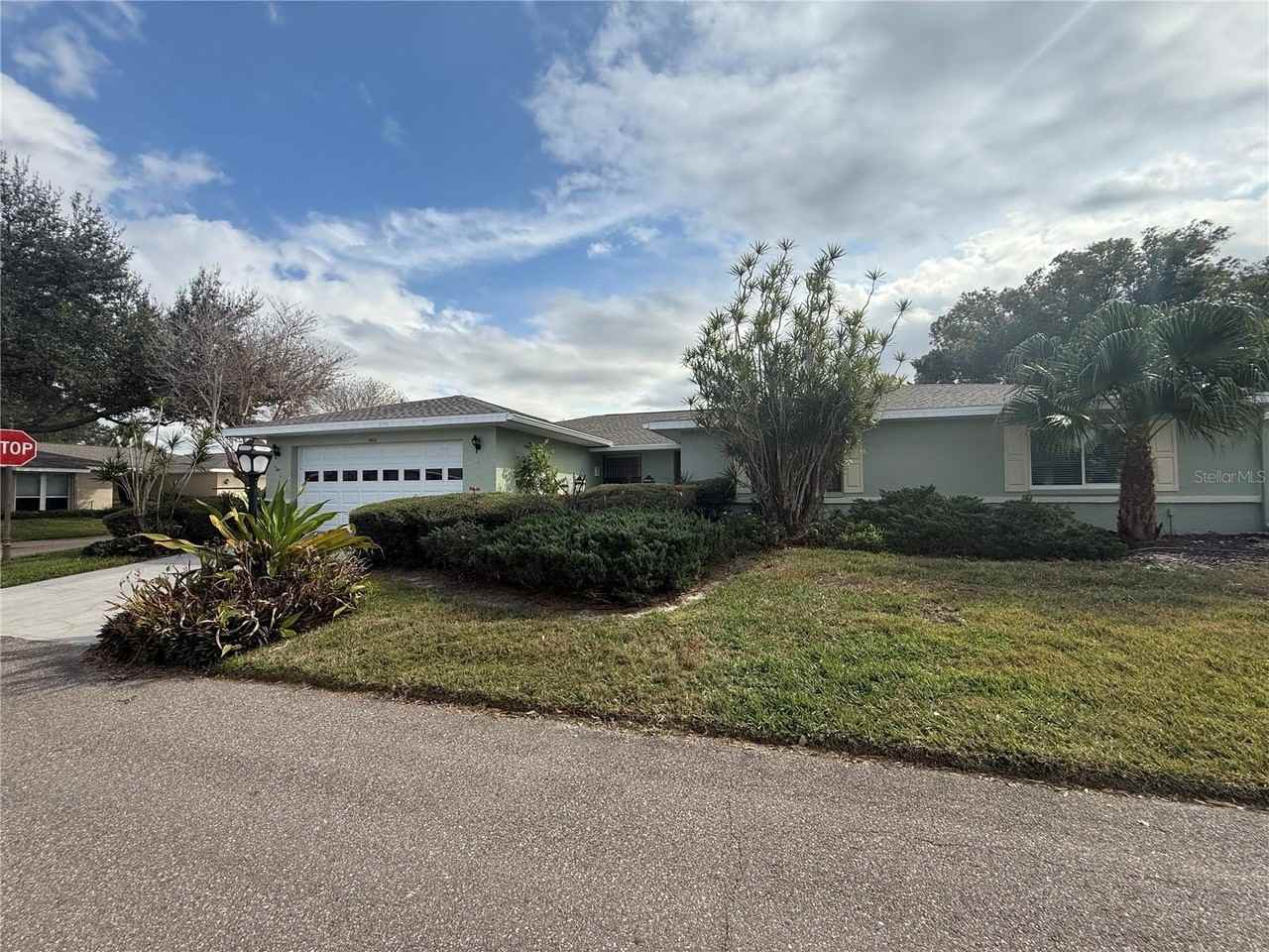 1402 Ingram Dr - Photo 2 of 32