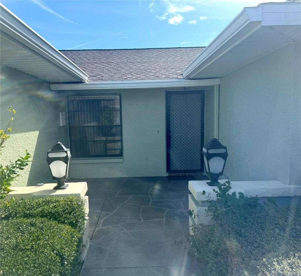 1402 Ingram Dr - Photo 4 of 32