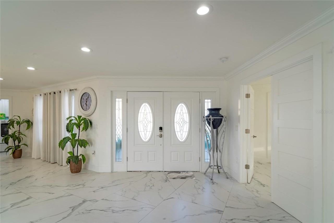 320 Harbor Psge - Photo 7 of 24