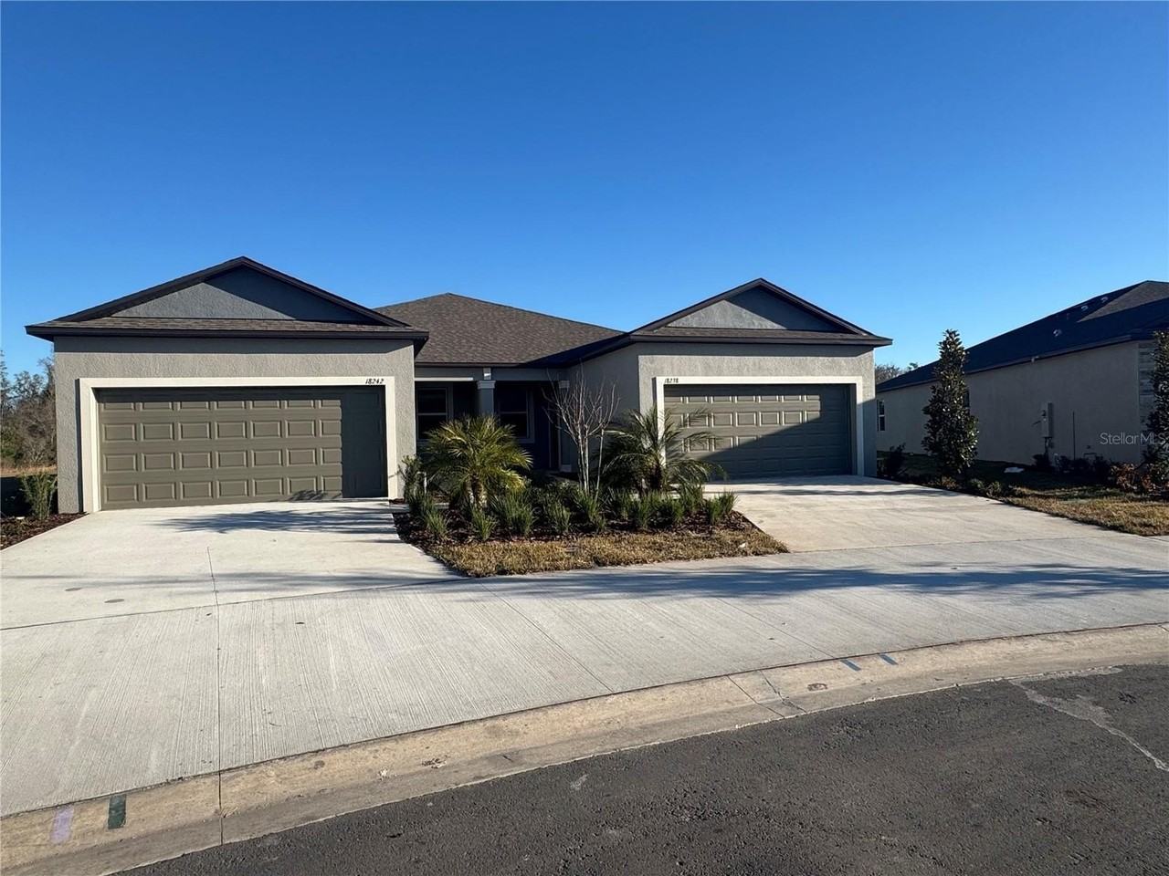 18238 Pleasantview Blvd - Photo 2 of 18