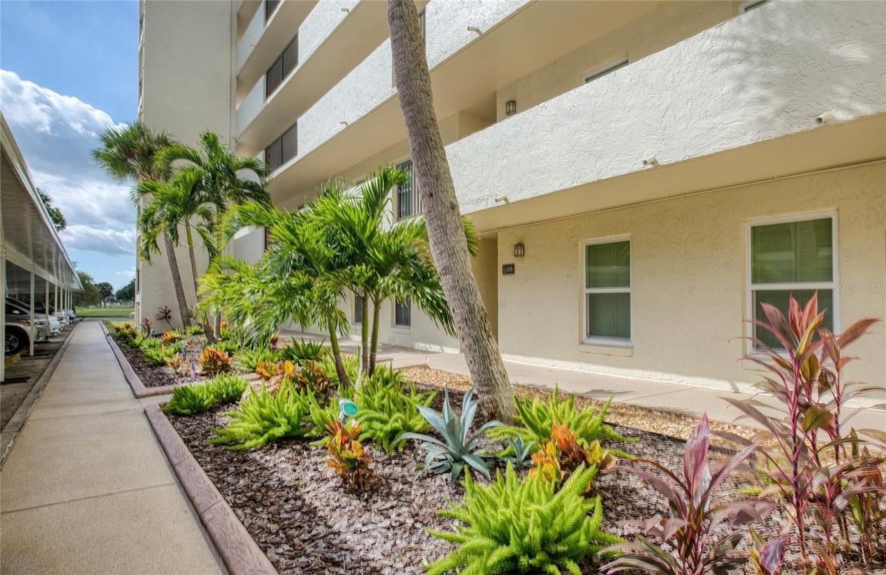 225 Country Club Dr #1403 - Photo 2 of 32