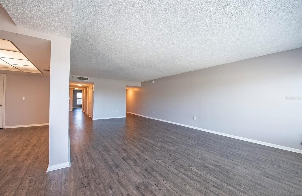 225 Country Club Dr #1403 - Photo 6 of 32