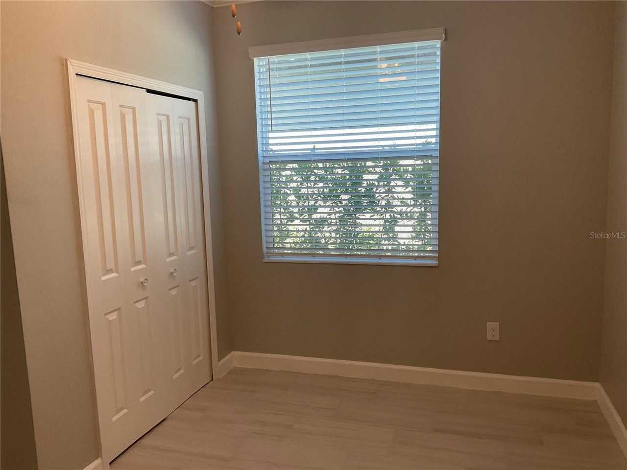 1615 142nd Ter E - Photo 5 of 17