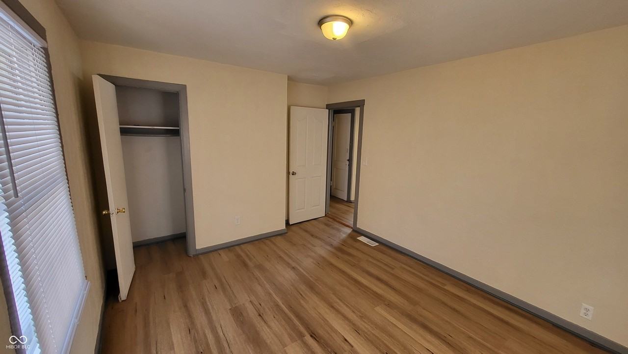 1604 W 11th St - Photo 7 of 17