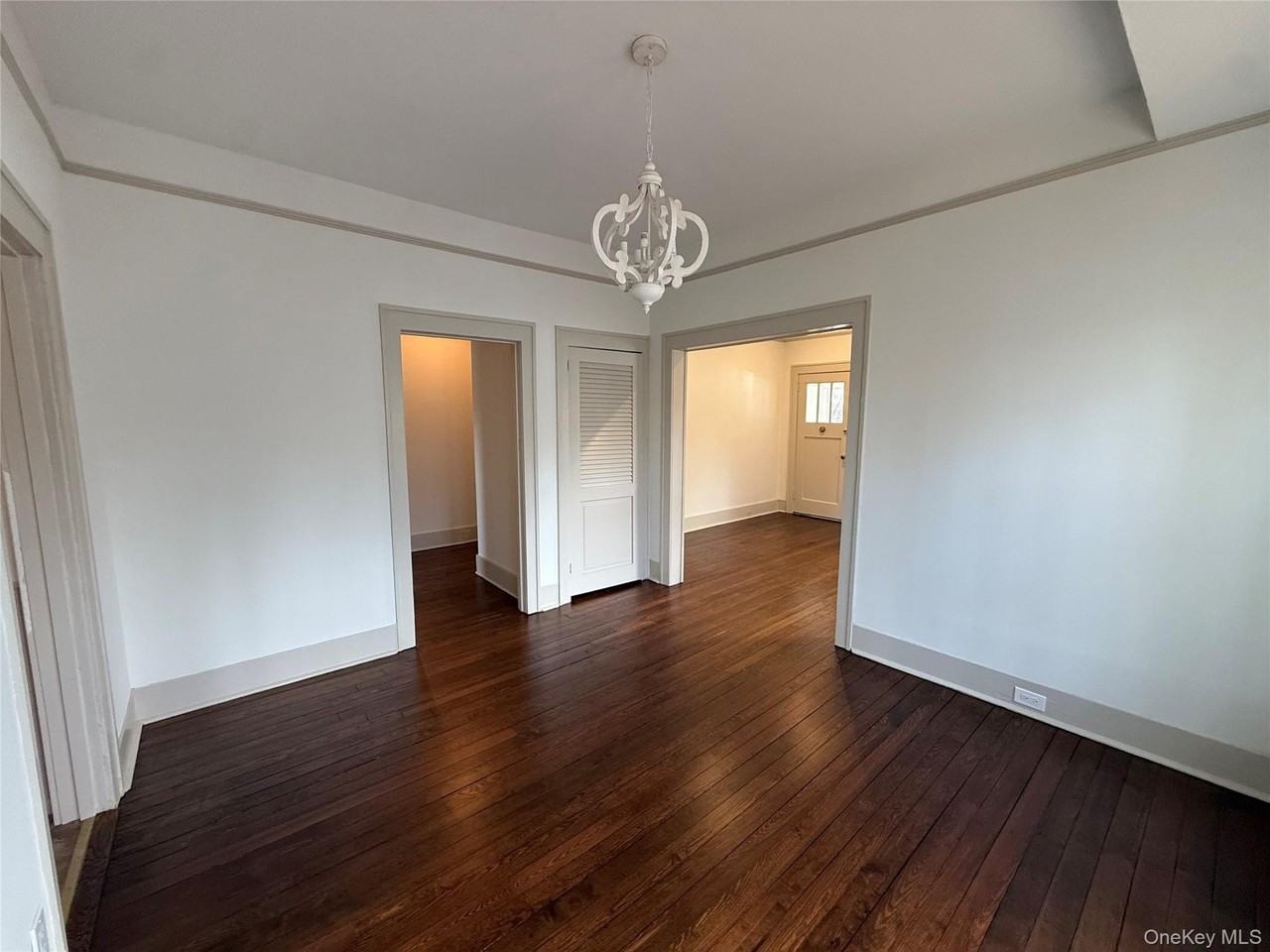 41 Washington Pl - Photo 6 of 12