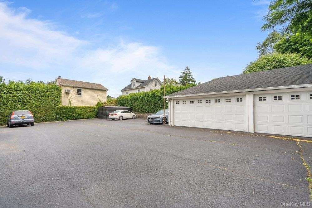 33 Landing Rd - Photo 7 of 17