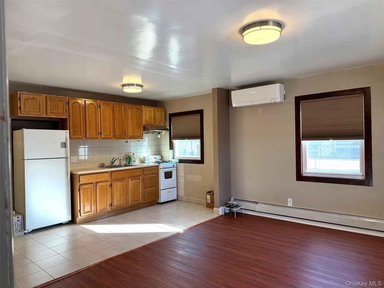 4247 194th St Unit 1fl #1FL - Photo 2 of 4