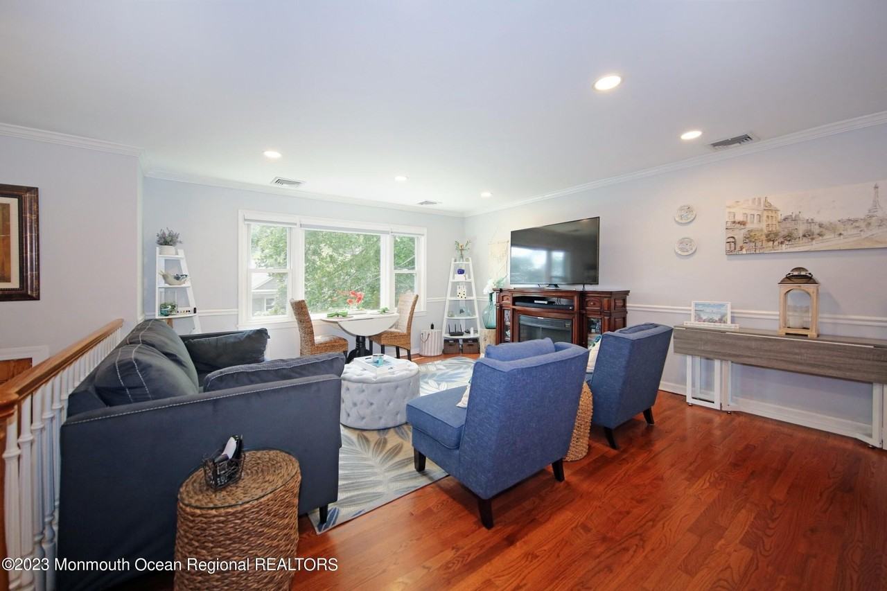 110 Valley Ave - Photo 6 of 36