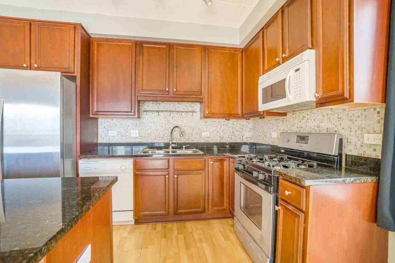 1250 S Indiana Ave Apt 609 #609 - Photo 5 of 10